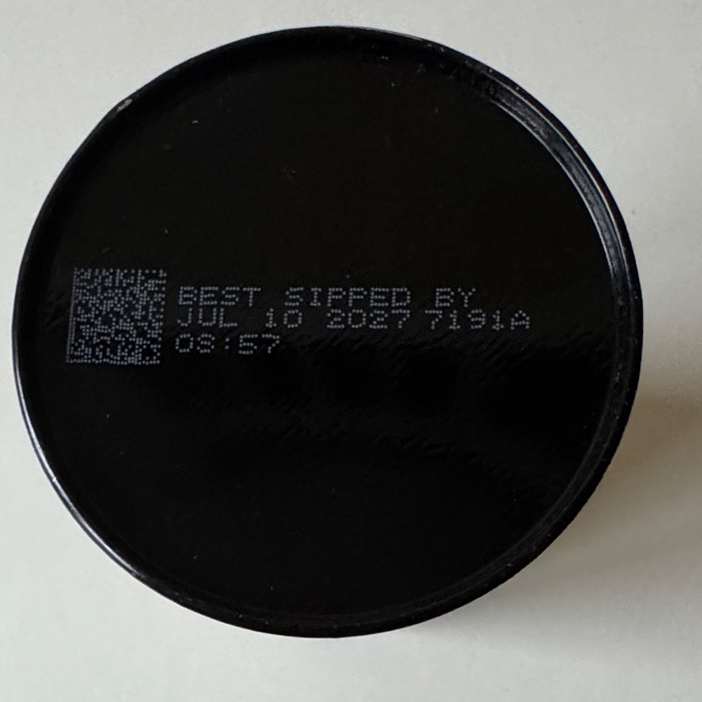 Ceramic Teapot with Frog and Leaf Design & 2 cans of The Republic of Tea - Picture 12 of 16